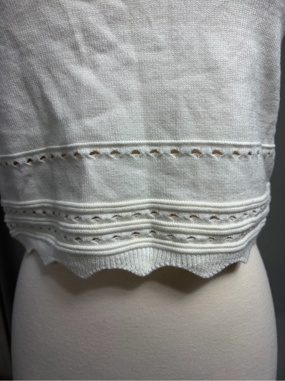 Scalloped Knit Halter Tank Top - White size M - Picture 5 of 10